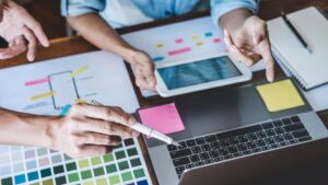 Esquema de colores aplicados en un diseño web para representar la psicología del color.